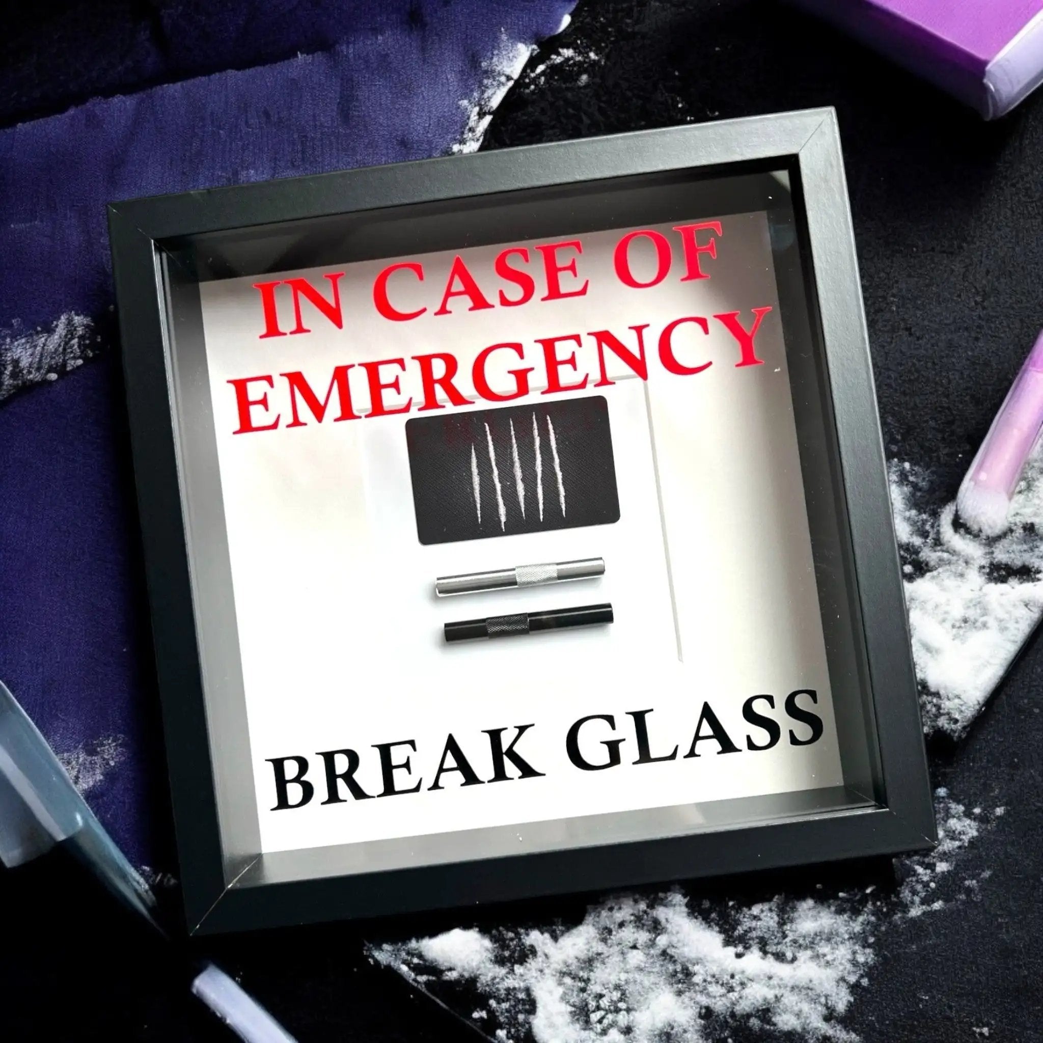 Wandschmuck "In Emergency – Break Glass - Lines" Schwarzer Rahmen -  from DieBallerei
