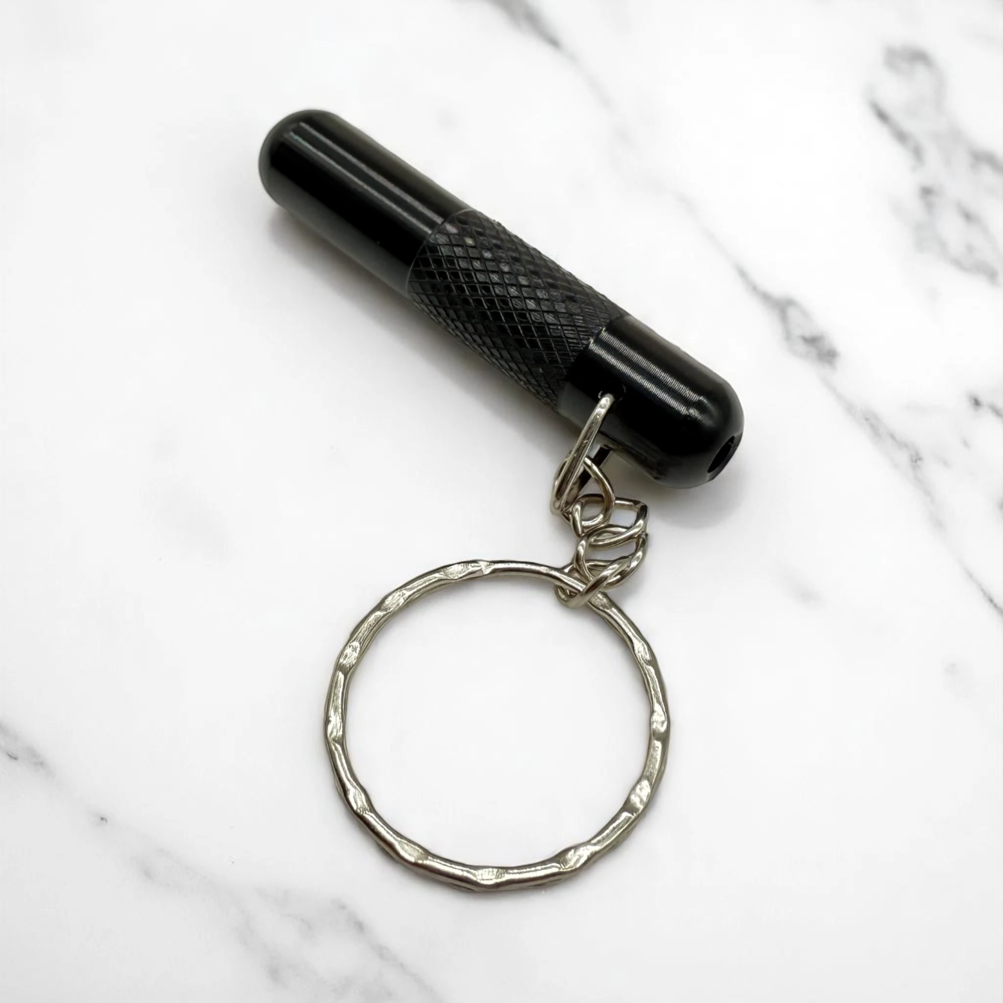 Aluminium-Ziehröhrchen mit Schlüsselanhänger (50mm, Schwarz) – Kompakt & Praktisch -  from DieBallerei