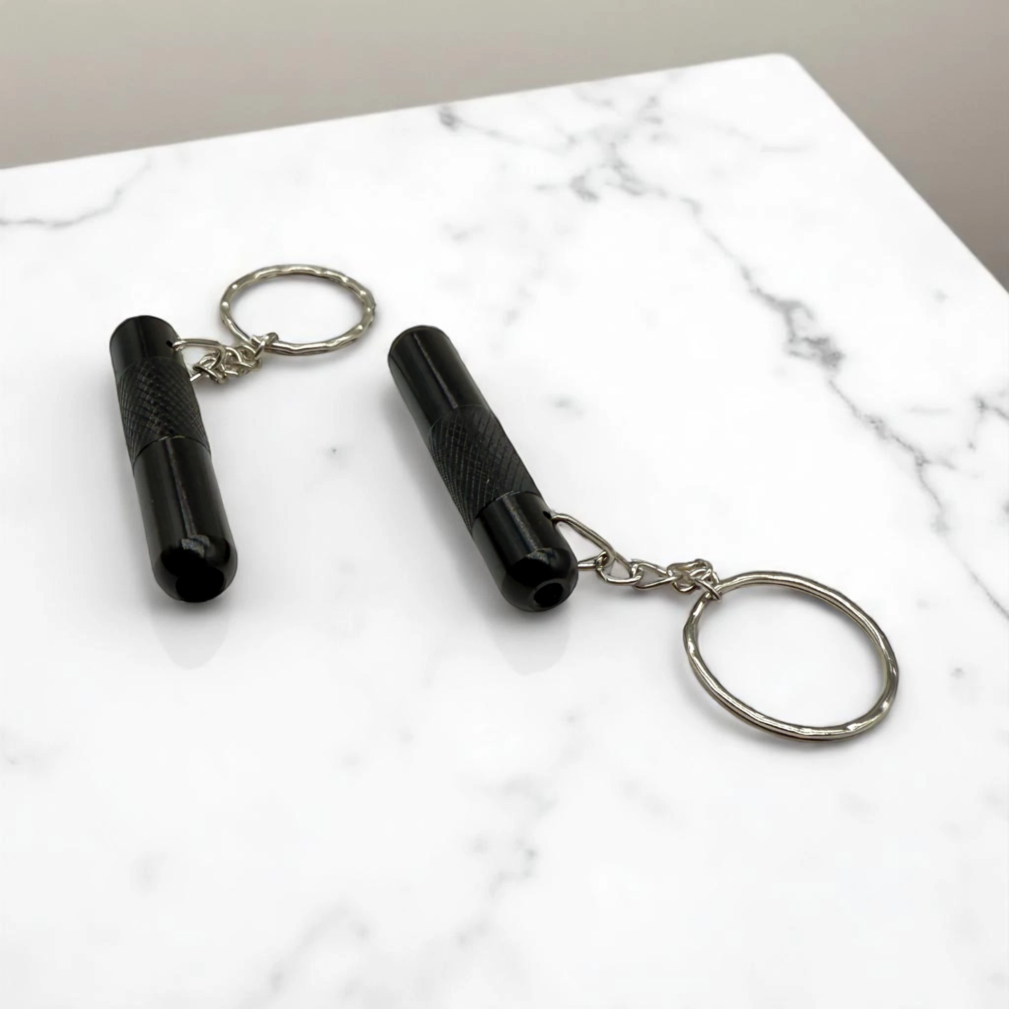 Aluminium-Ziehröhrchen mit Schlüsselanhänger (50mm, Schwarz) – Kompakt & Praktisch -  from DieBallerei