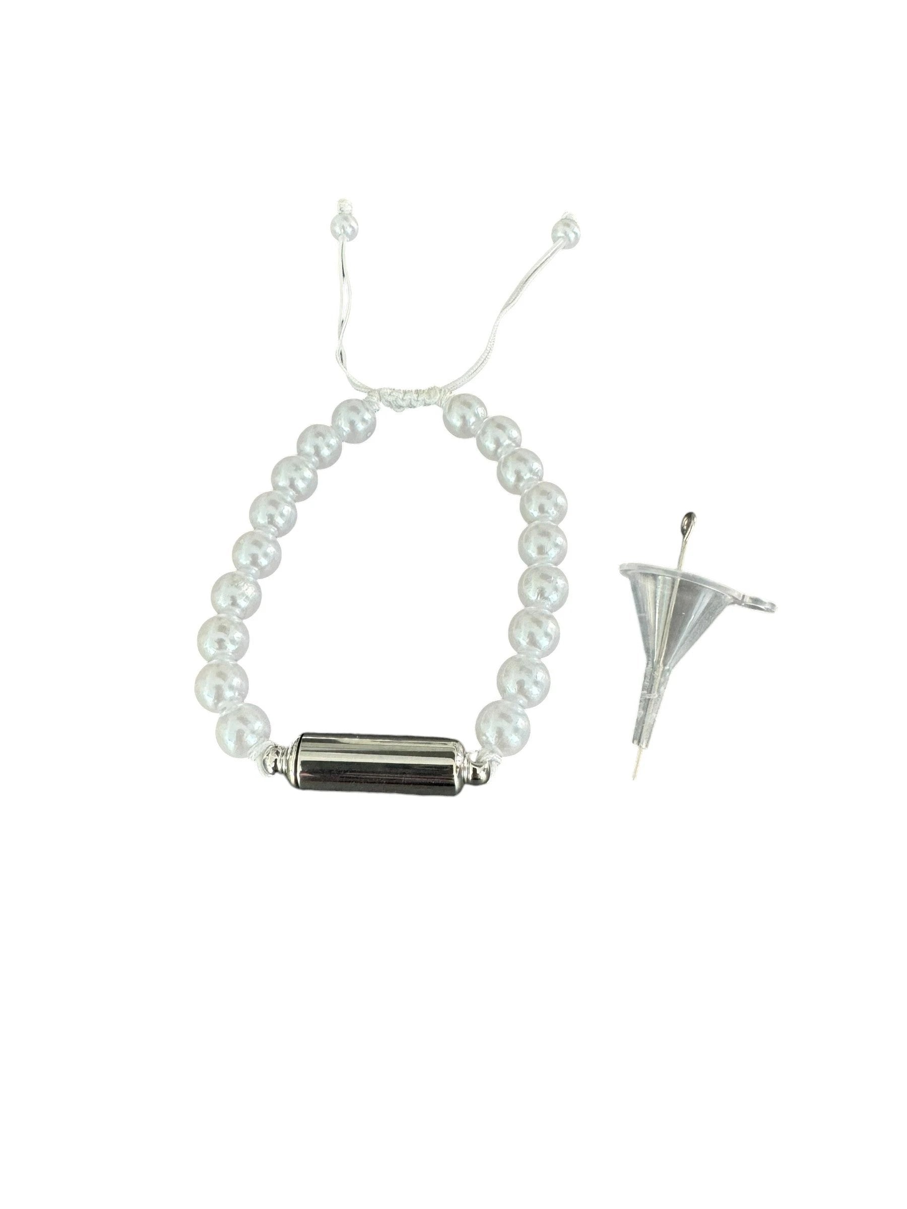 Armband weiß mit Versteck / füllbarer Kapsel in Perlen Optik -  from DieBallerei