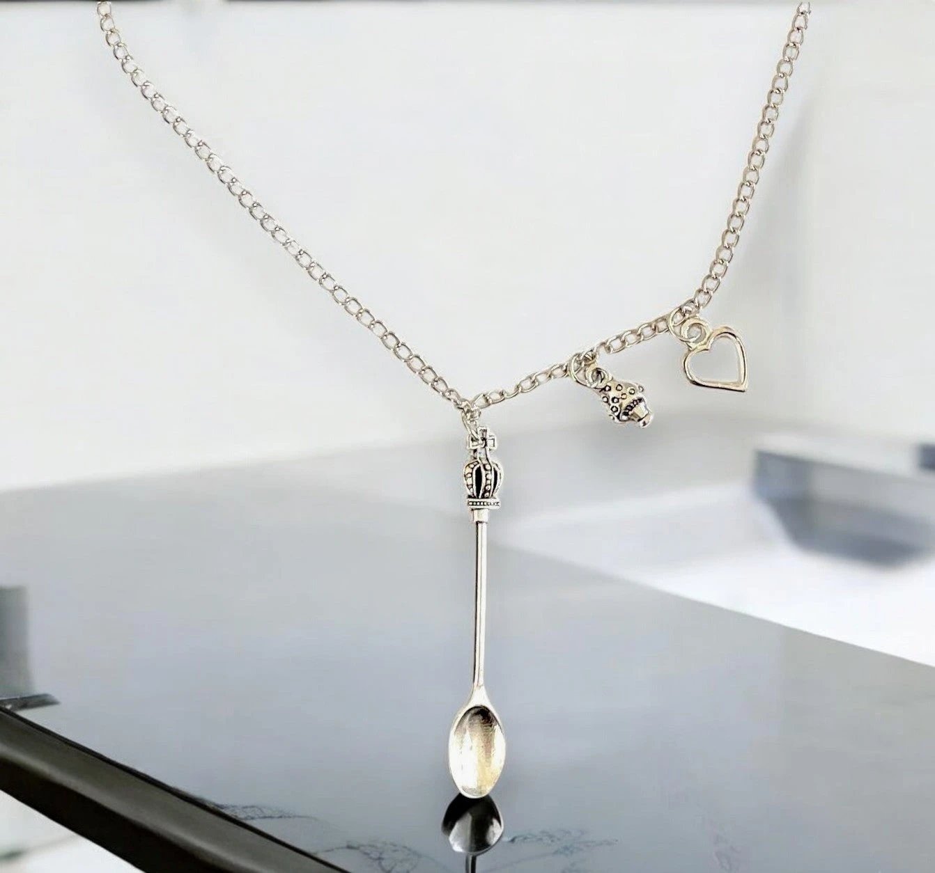 Eleganter Mini-Löffel Anhänger Krone und Herz/Pilz Charms mit 45 cm silberner Halskette -  from DieBallerei