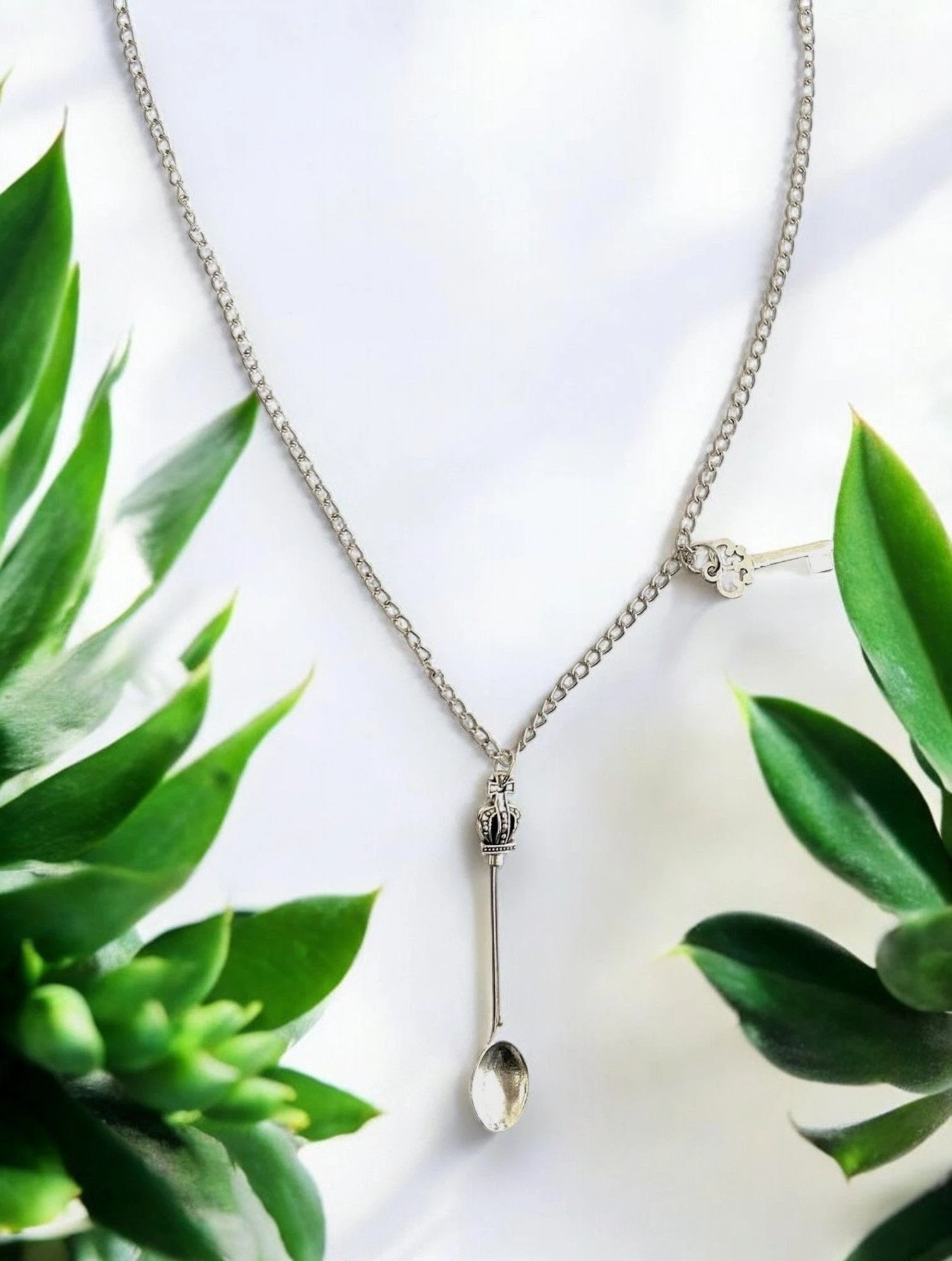 Eleganter Mini-Löffel Anhänger mit 45cm silberner Halskette und Schlüssel Charm Anhänger -  from DieBallerei