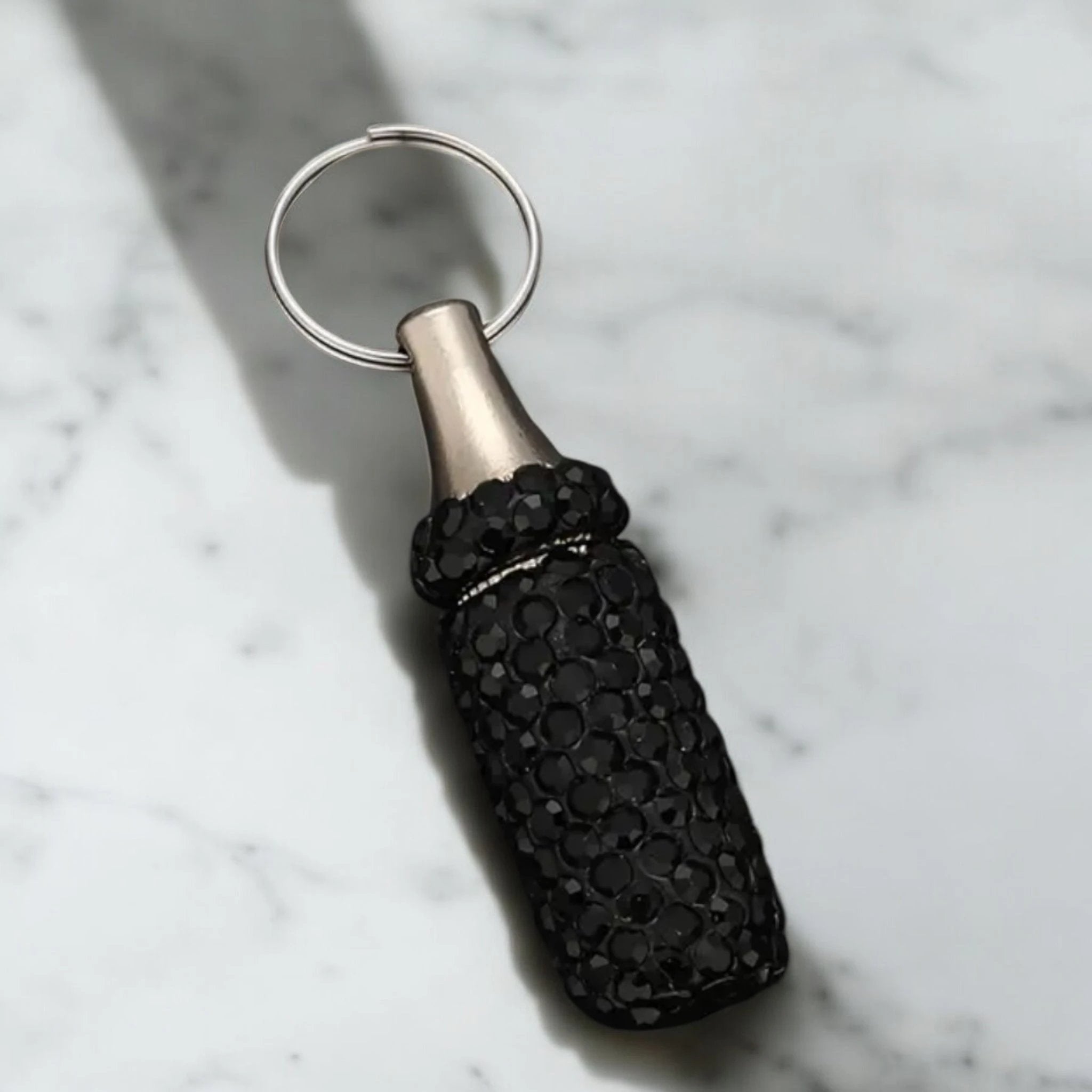 Glitzer-Pillenteiler to Go – Stil trifft Funktionalität -  from DieBallerei