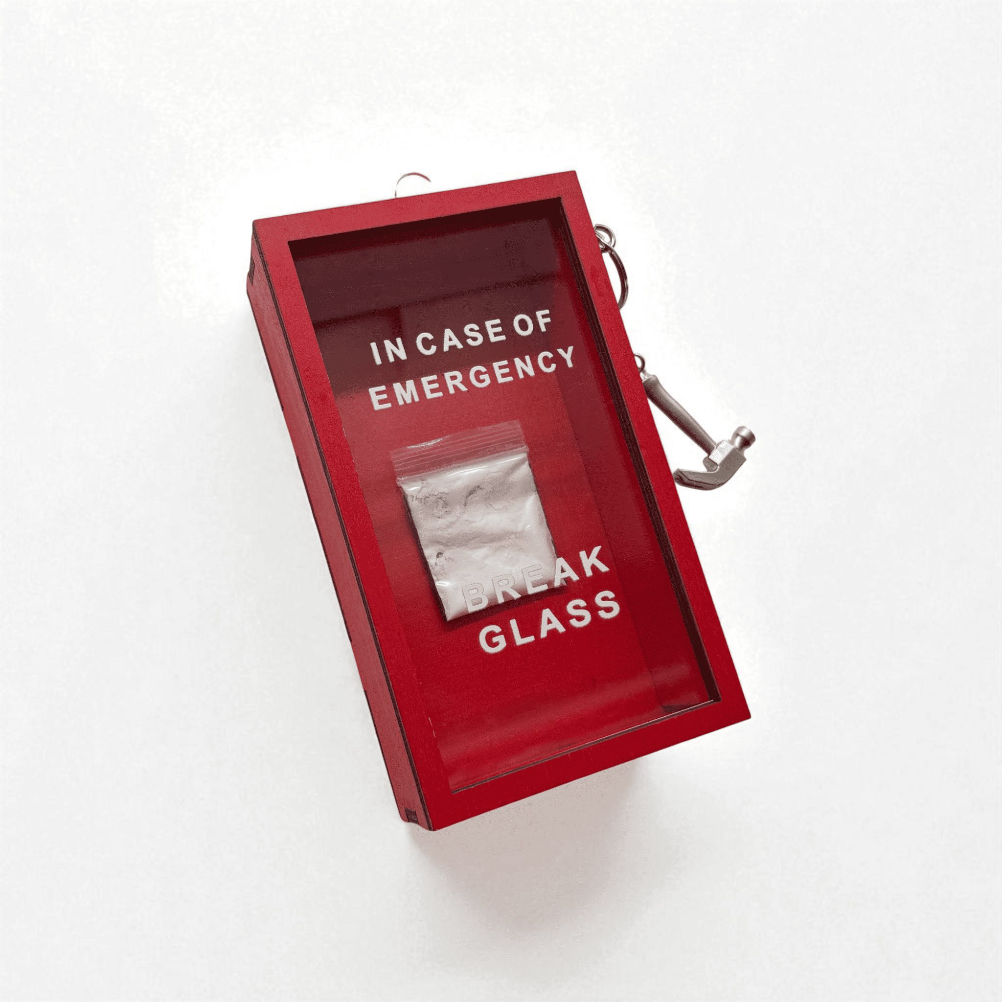 „In Case of Emergency Break Glass“ – Lustige Holzkiste mit Hammer & Kokain-Tütchen-Attrappe | Rote Scherzbox als Geschenkidee für Männer & Frauen