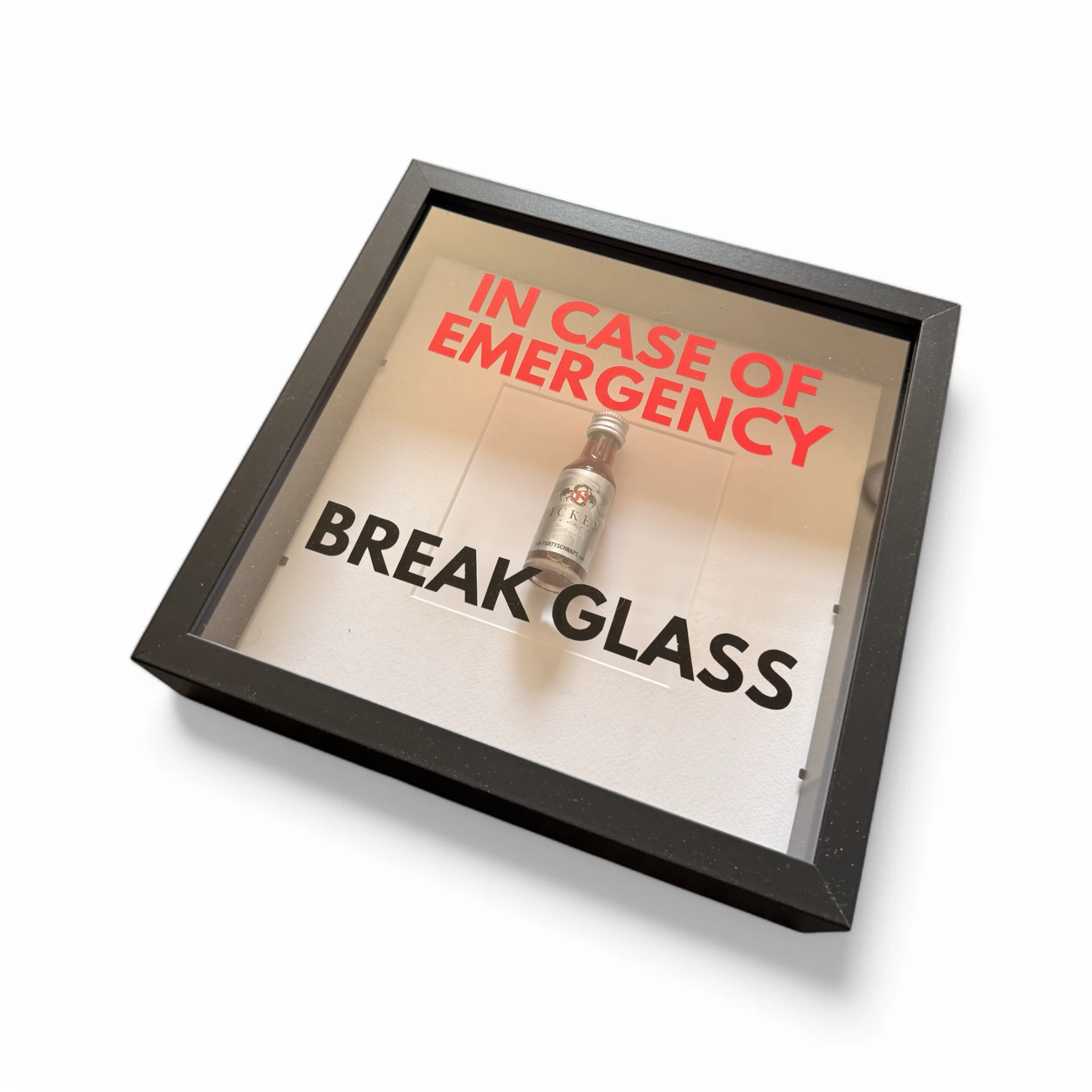 "In Case of Emergency Break Glass" – Wandbild mit Shot "FICKEN" in schwarz -  from DieBallerei