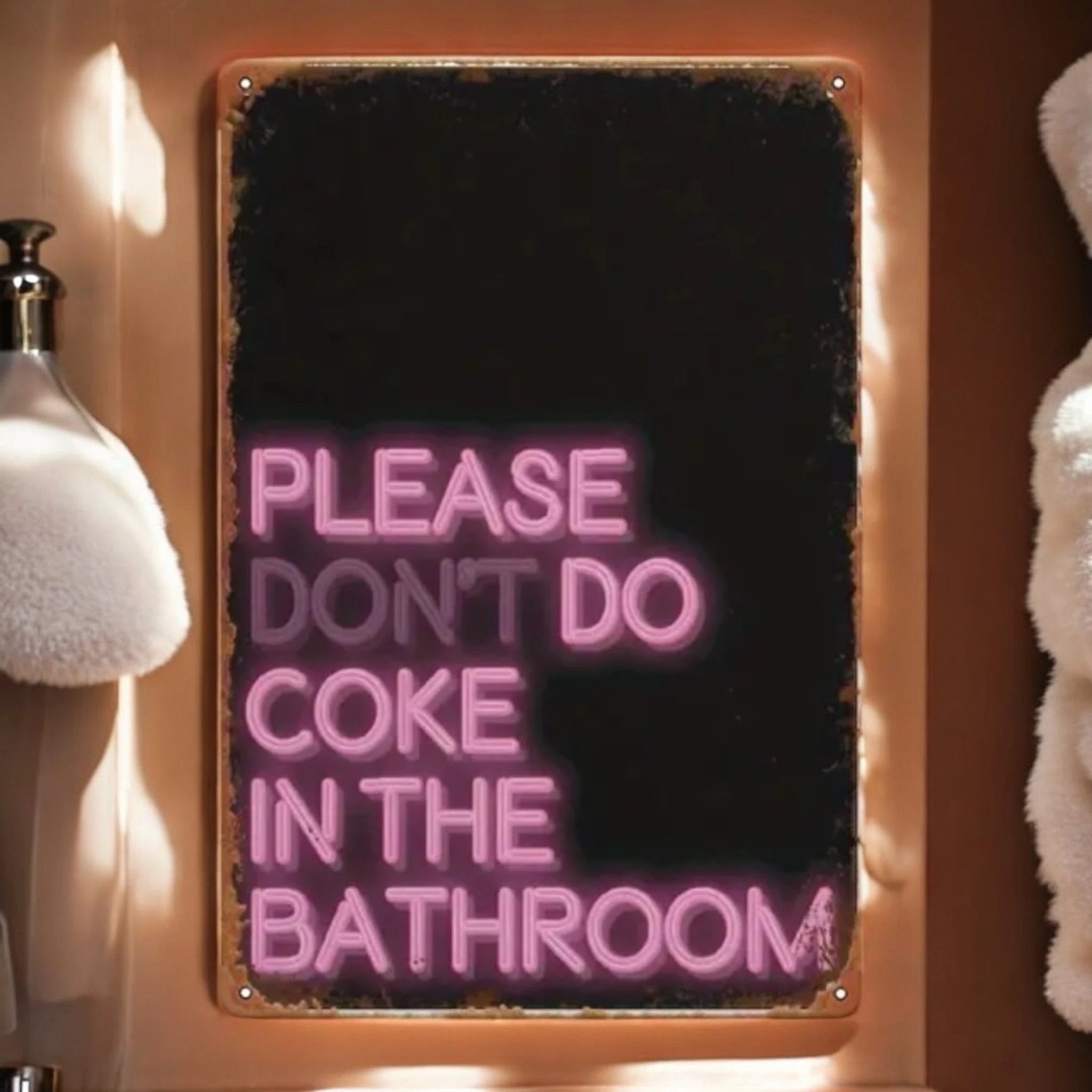 Metall-Blechschild „Please Don’t Do Coke in the Bathroom“ – Neon Vibes im Retro-Look -  from DieBallerei