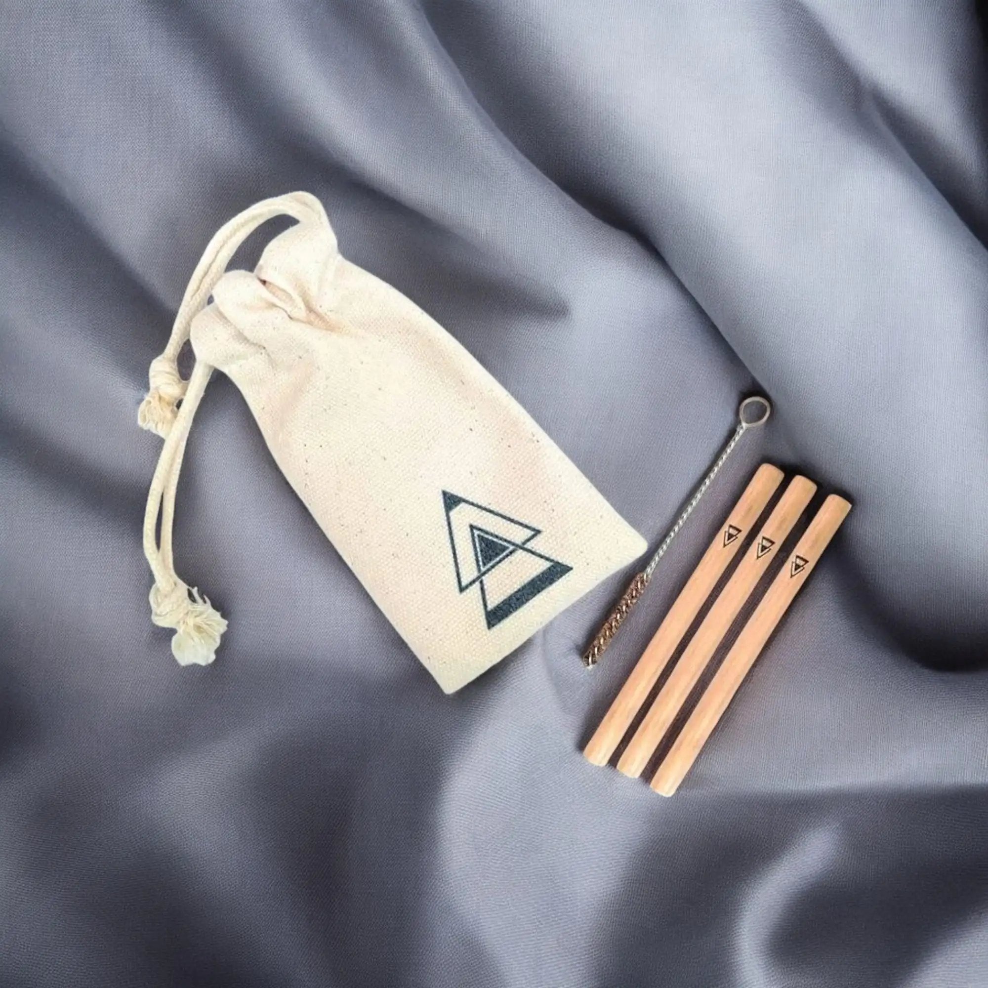 Nachhaltiges Bambus-Set – 3 Ziehröhrchen mit Reiniger & Aufbewahrungstasche -  from DieBallerei