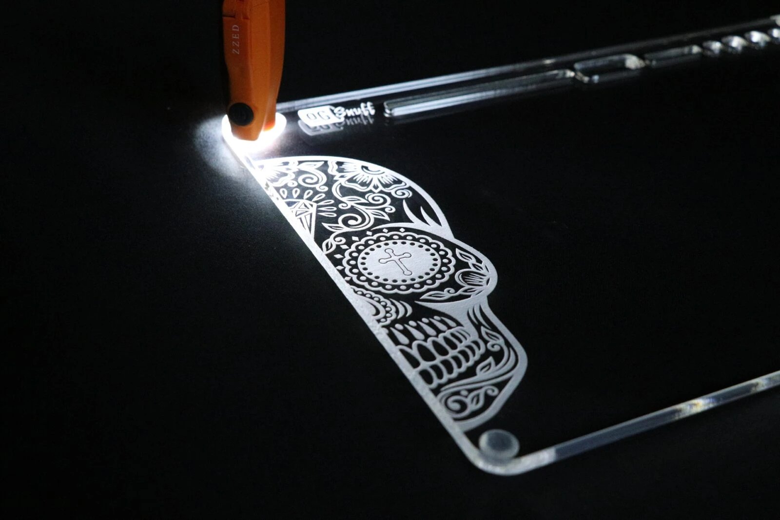 OG SNUFF „Tag der Toten“ – XXL Rolltablett / Snuff Board – Mit gravierten Totenkopf-Designs -  from DieBallerei