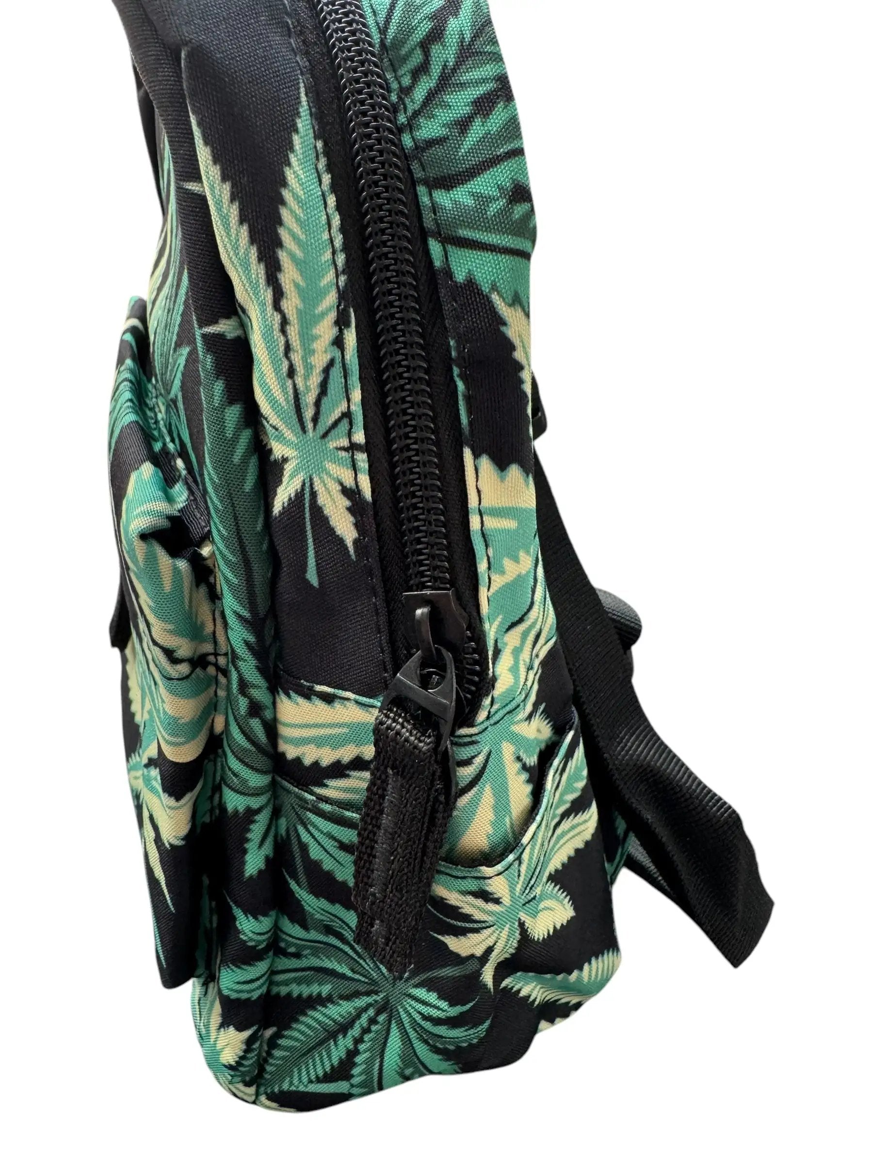 Mini-Rucksack mit Hanfblatt-Design – Lässig, praktisch und stylisch -  from DieBallerei