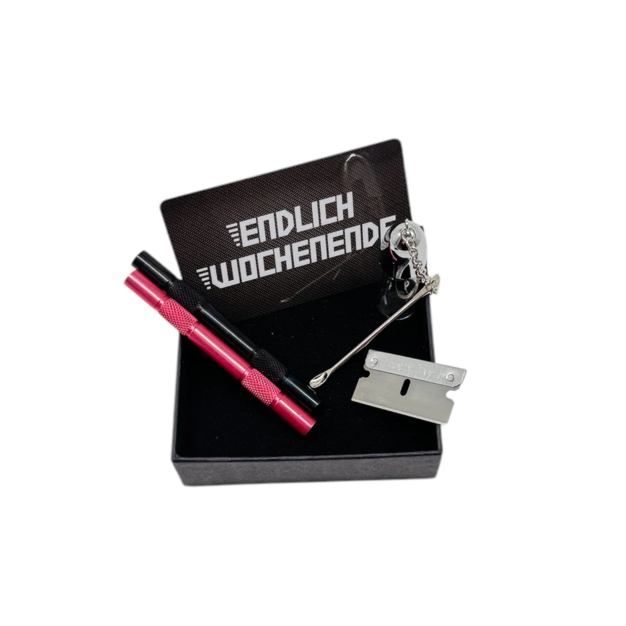 Schwarze Geschenkbox mit Ziehröhrchen, Hack-Karte im Carbon-Look, Glas-Spender und Klinge -  from DieBallerei