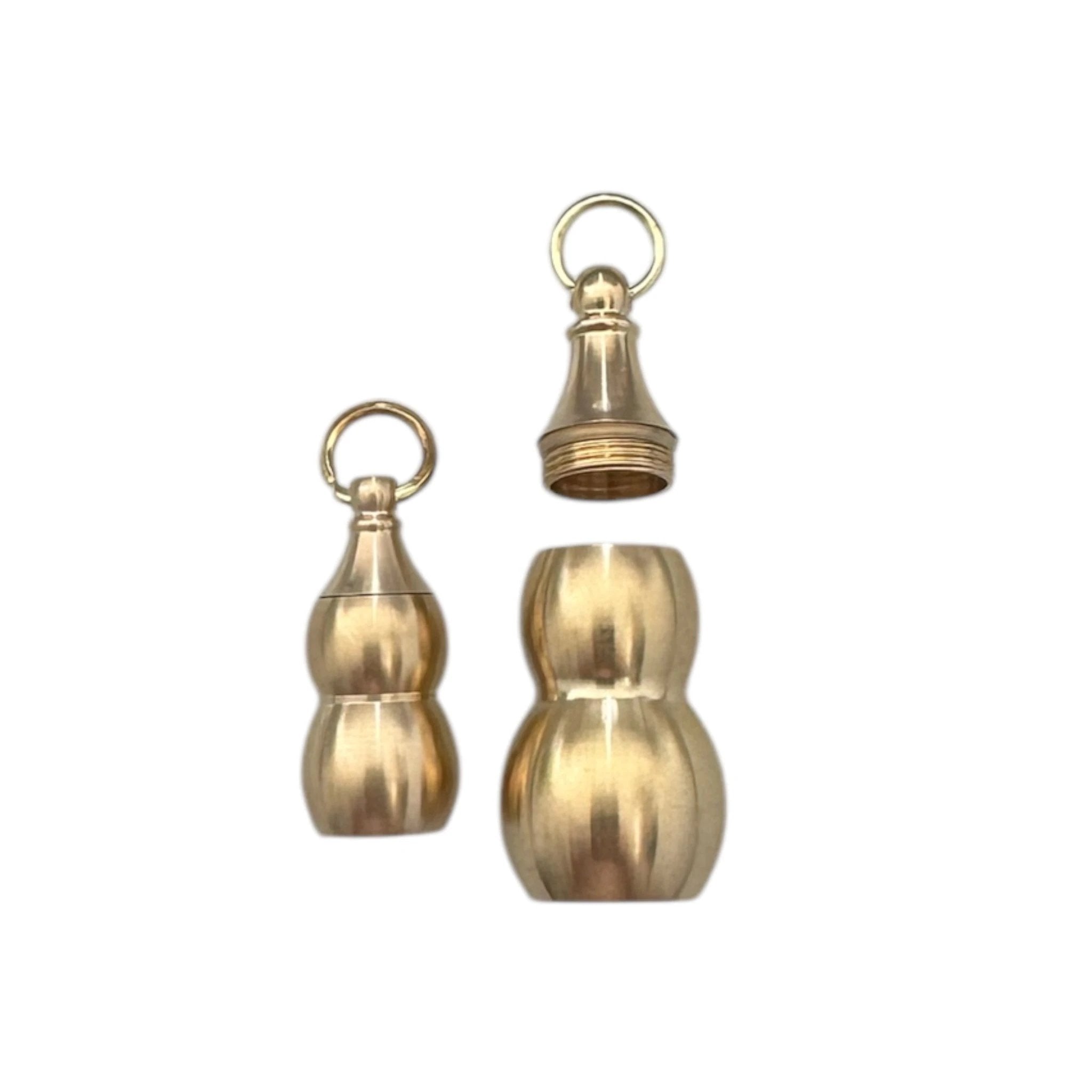 Mini-Schatztruhe in Kürbisform – Schlüsselanhänger & Kettenanhänger in Gold -  from DieBallerei