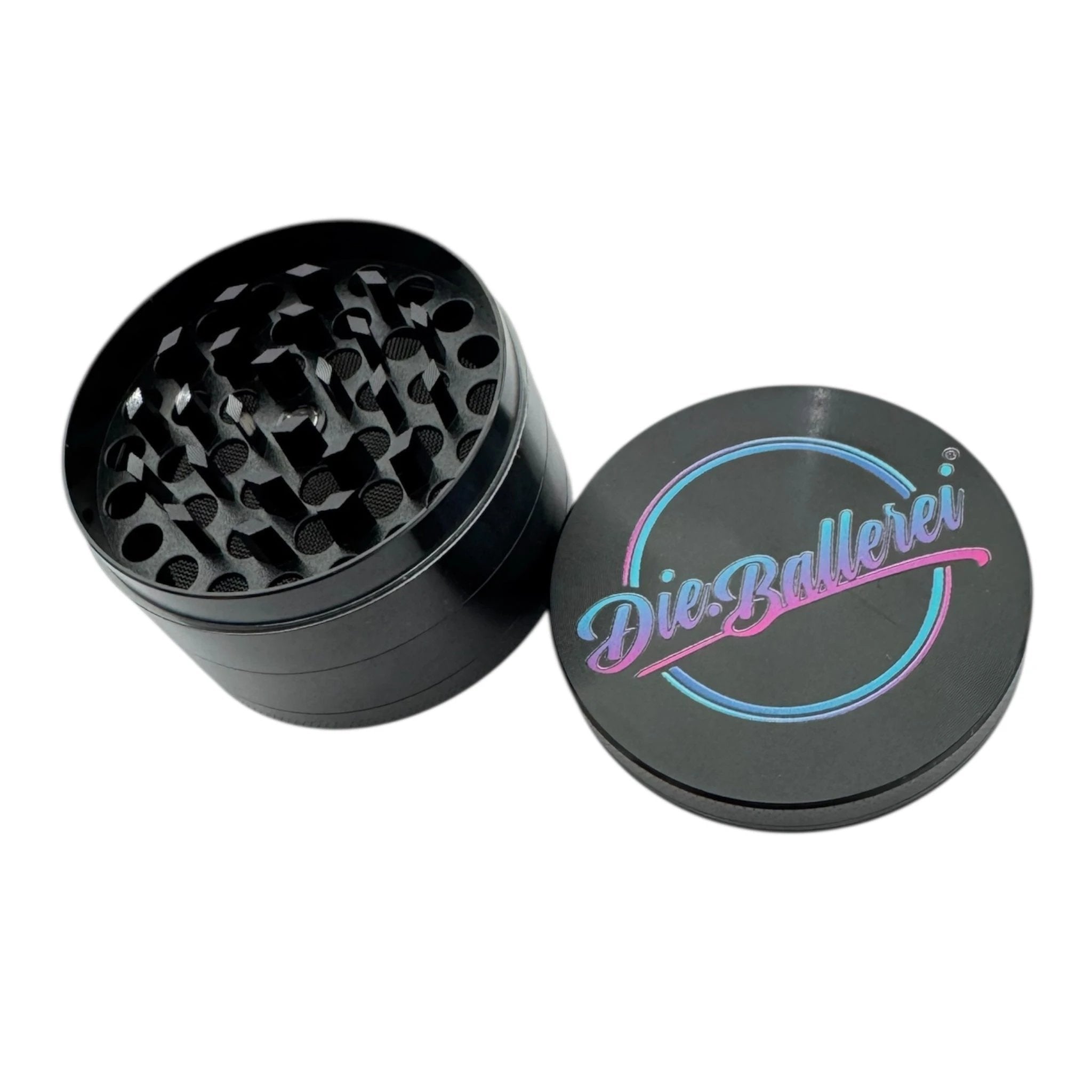 Robuster XXL Die.Ballerei Grinder in Schwarz – 63 mm Power mit Style - Grinder from DieBallerei
