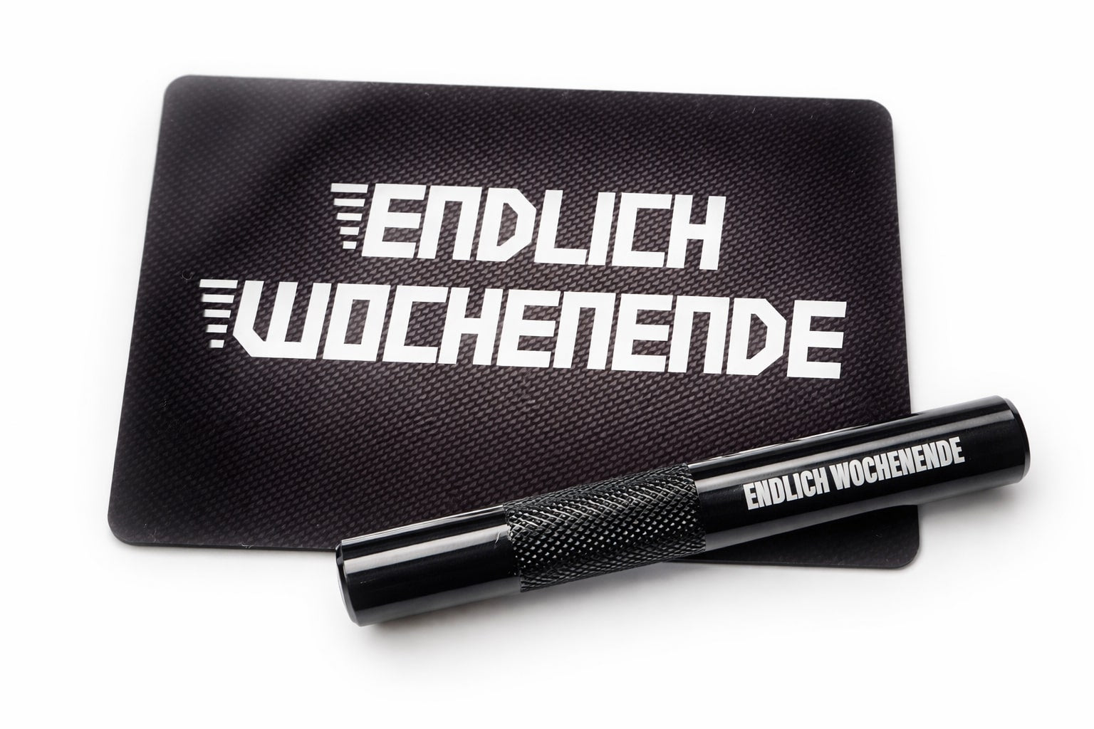 Röhrchen-Set „Endlich Wochenende“ – Alu-Röhrchen mit Gravur & Hack-Karte