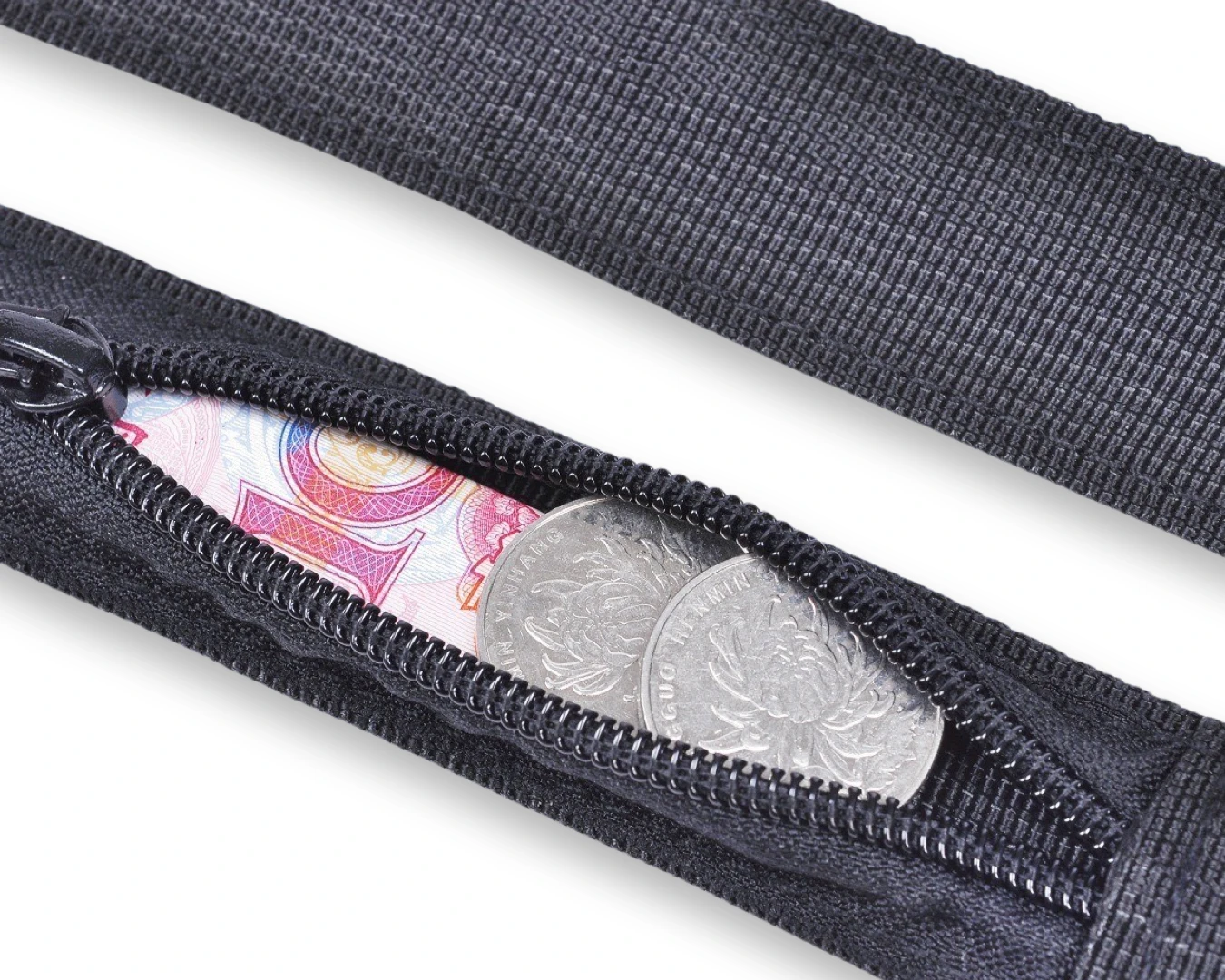 Schwarzer Gürtel mit Geheimfach – Sicherheit trifft Stil -  from DieBallerei