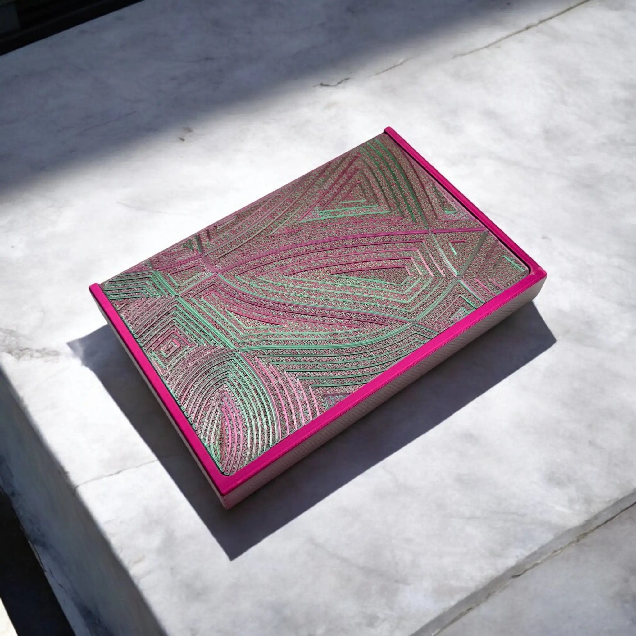 Baller-Box XL Waves of Thought inkl. integriertem Spiegel, 2x Röhrchen und Hack-Karten Rot / Grün -  from DieBallerei