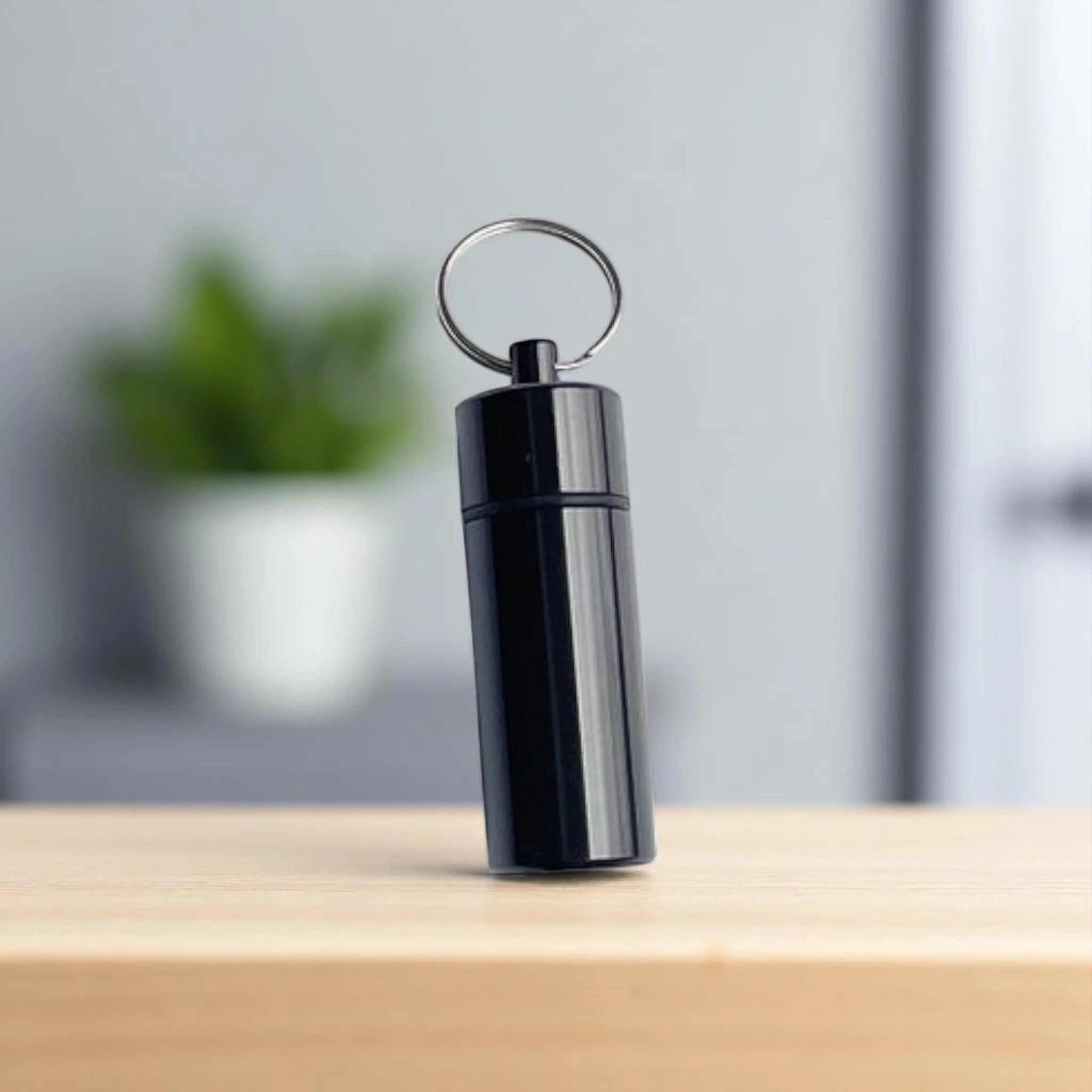 XXL Aluminium Pillenbox – Wasserdicht & Immer Griffbereit -  from DieBallerei