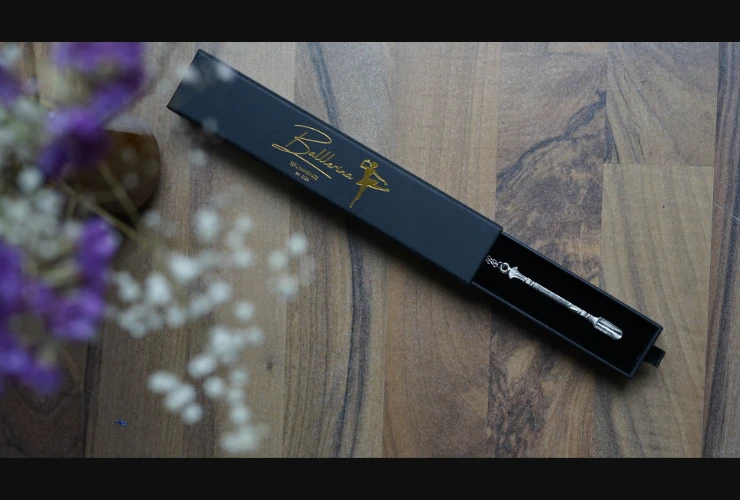 Die BALLERINA Halskette in Silber – Mit Löffel-Anhänger & Geschenkverpackung -  from DieBallerei