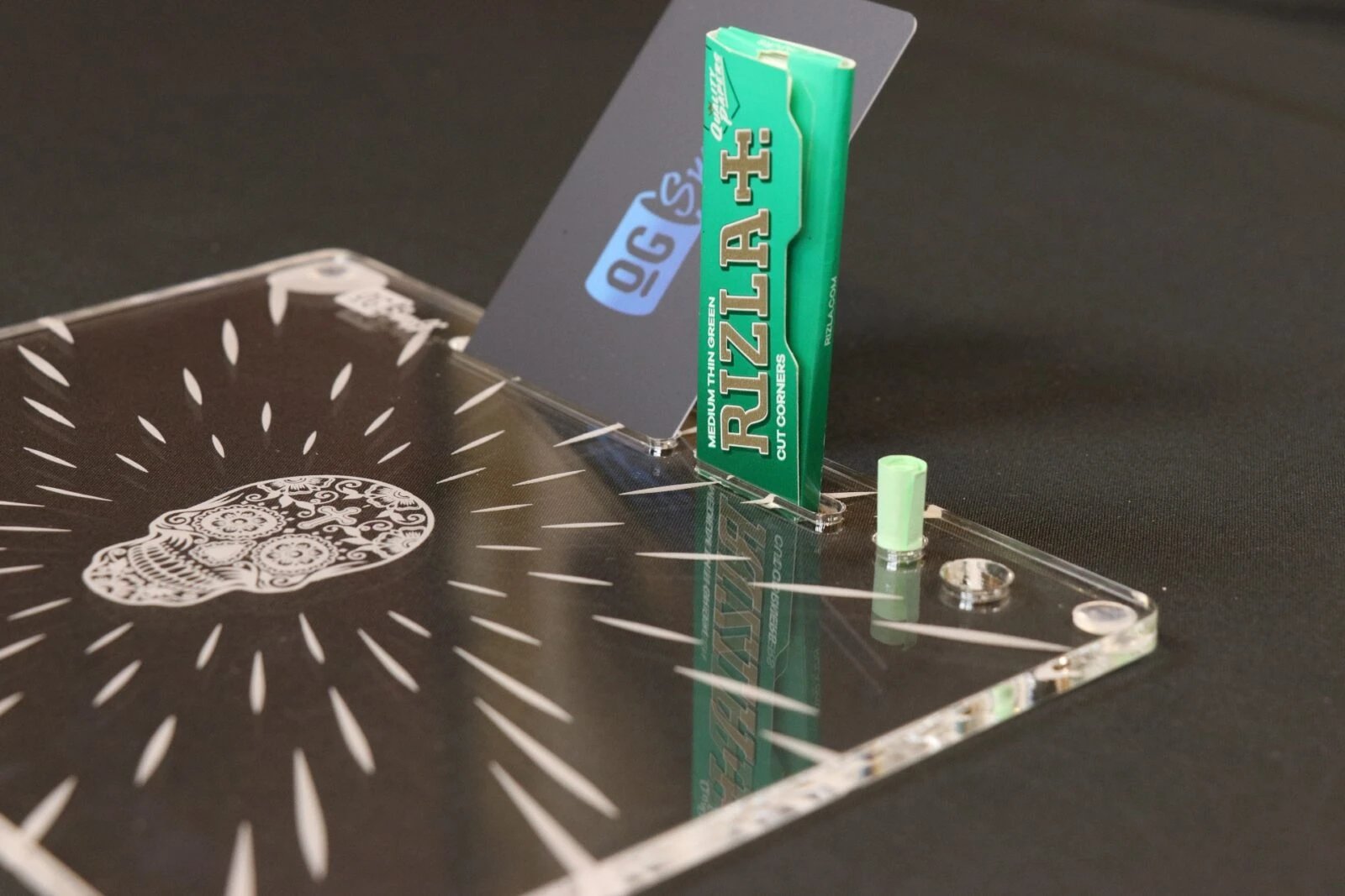 OG SNUFF Snuff Board „Skull Head“ – Präzision trifft Style – Leuchtendes Skull-Design -  from DieBallerei