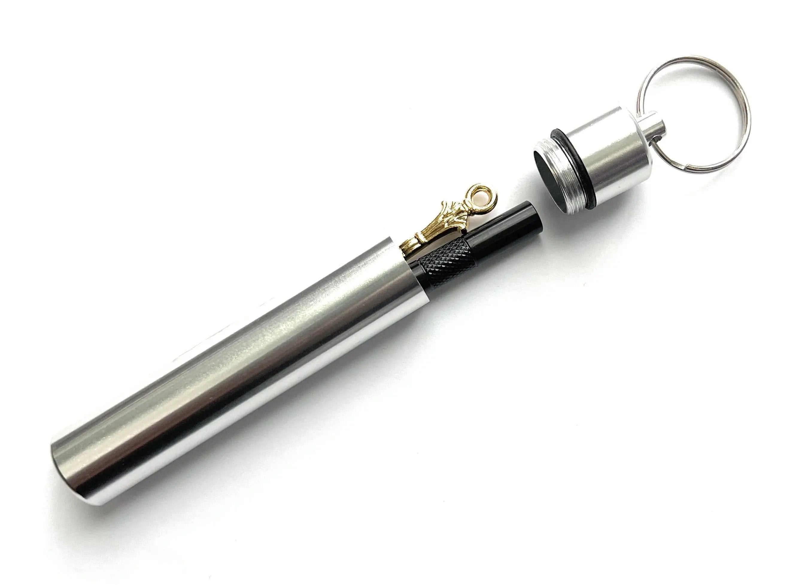 XL Aluminium-Pillenbox mit Schlüsselanhänger – Silber, inkl. Schwarzem Matt-Röhrchen & Goldenem Löffel V6 -  from DieBallerei