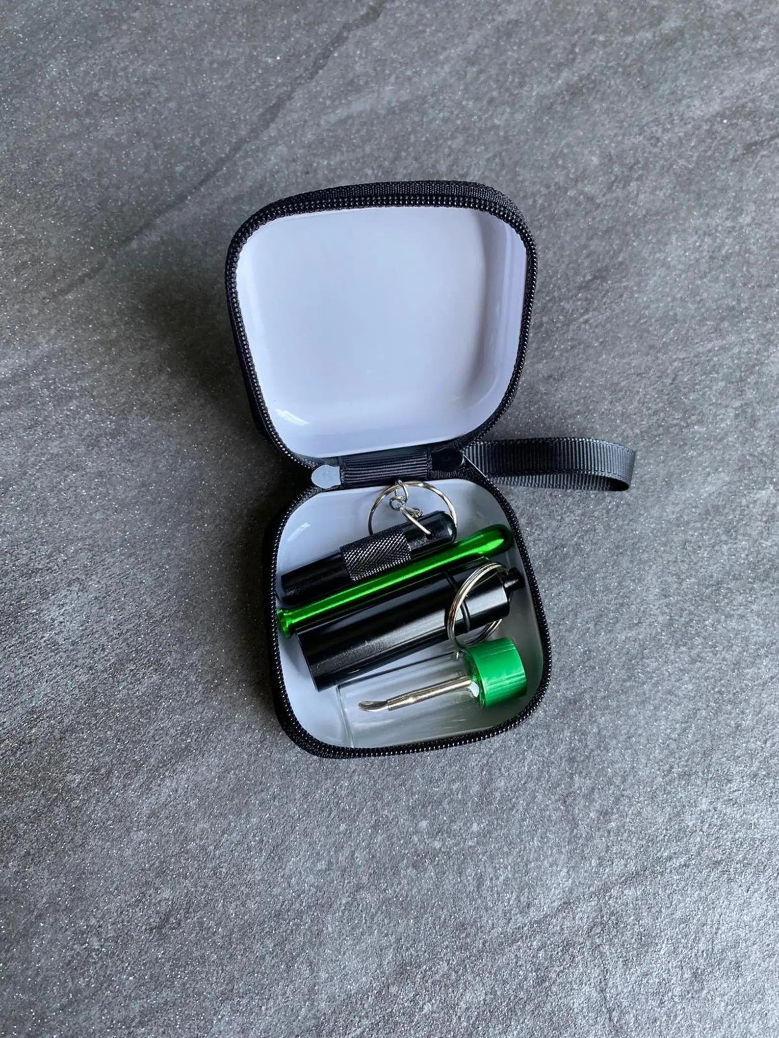 Set "TV Retro" – Stilvolles Zubehör im nostalgischen Hard Case -  from DieBallerei