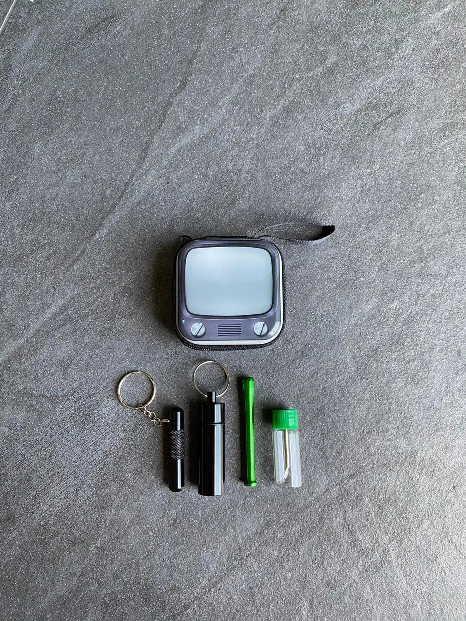 Set "TV Retro" – Stilvolles Zubehör im nostalgischen Hard Case -  from DieBallerei