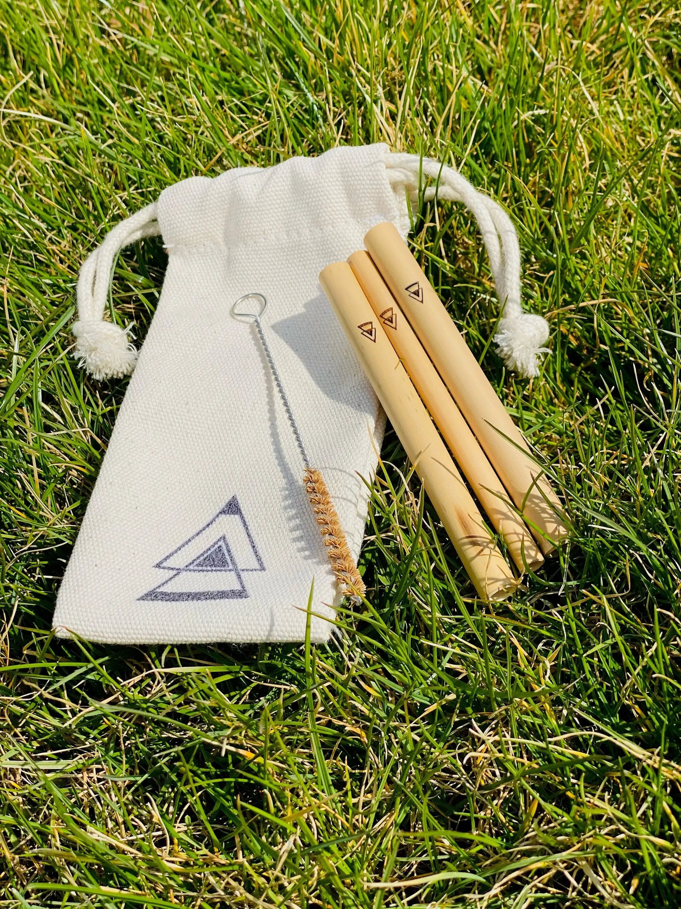 Nachhaltiges Bambus-Set – 3 Ziehröhrchen mit Reiniger & Aufbewahrungstasche -  from DieBallerei