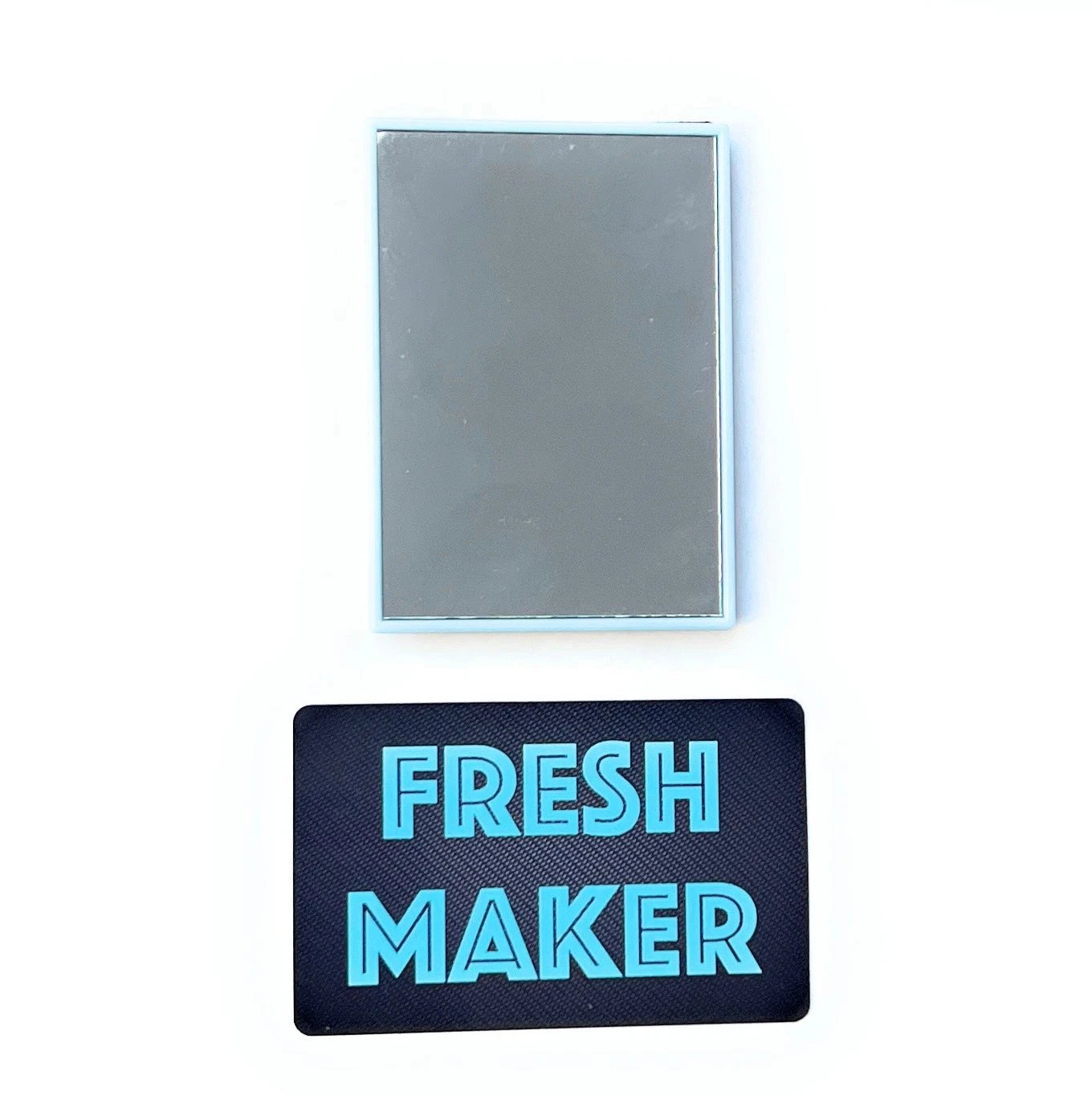 Mini-Spiegel To-Go mit Kartenhalter – Stylisch & Kompakt in drei Farben -  from DieBallerei