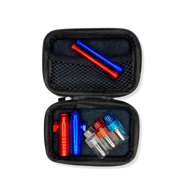 Set de tabac à priser dans un étui rigide comprenant 2x tubes à dessin, 2x distributeurs en aluminium et 3x mini distributeurs avec cuillère