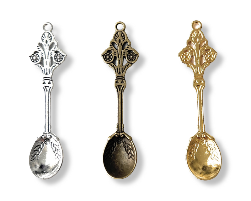 Pendant with extra large spoon (approx. 60mm) with decorations in gold/silver/bronze