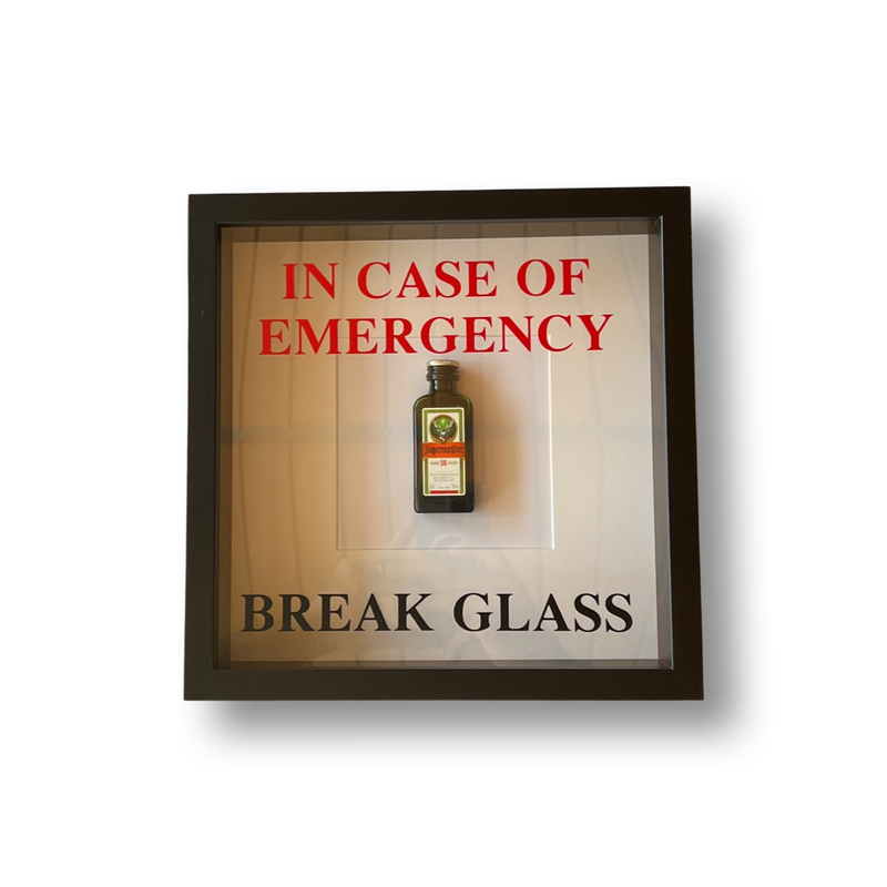 Wandbild/Bild „In Emergency - Break Glass -  Jägermeister Spaß mit Bilderrahmen schwarz