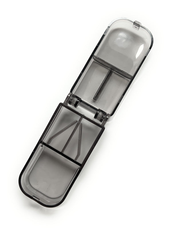 Pendentif diviseur de pilules en plastique diviseur de comprimés avec rangement en anthracite