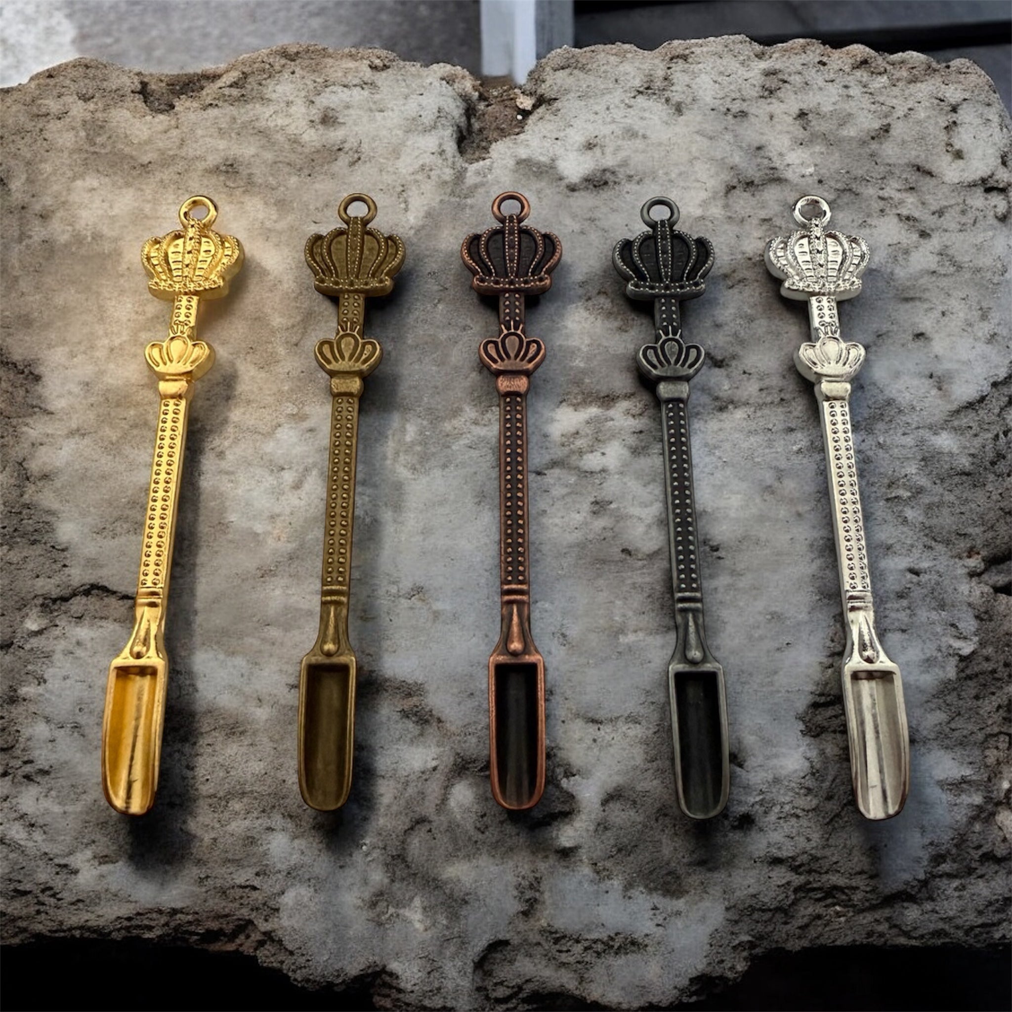 Mini Metall-Löffel mit Kronen-Design – ca. 8,4 cm | Edel & detailverliebt 👑