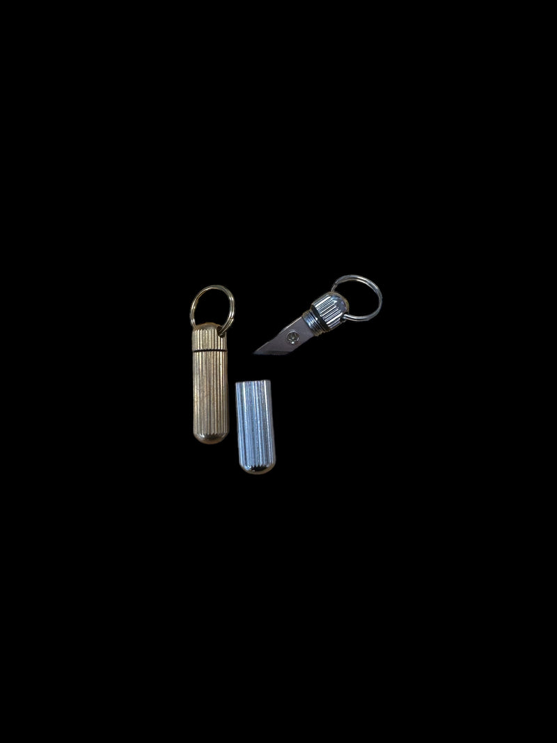 Pill splitter pendant charm keychain pill pill splitter in silver/gold