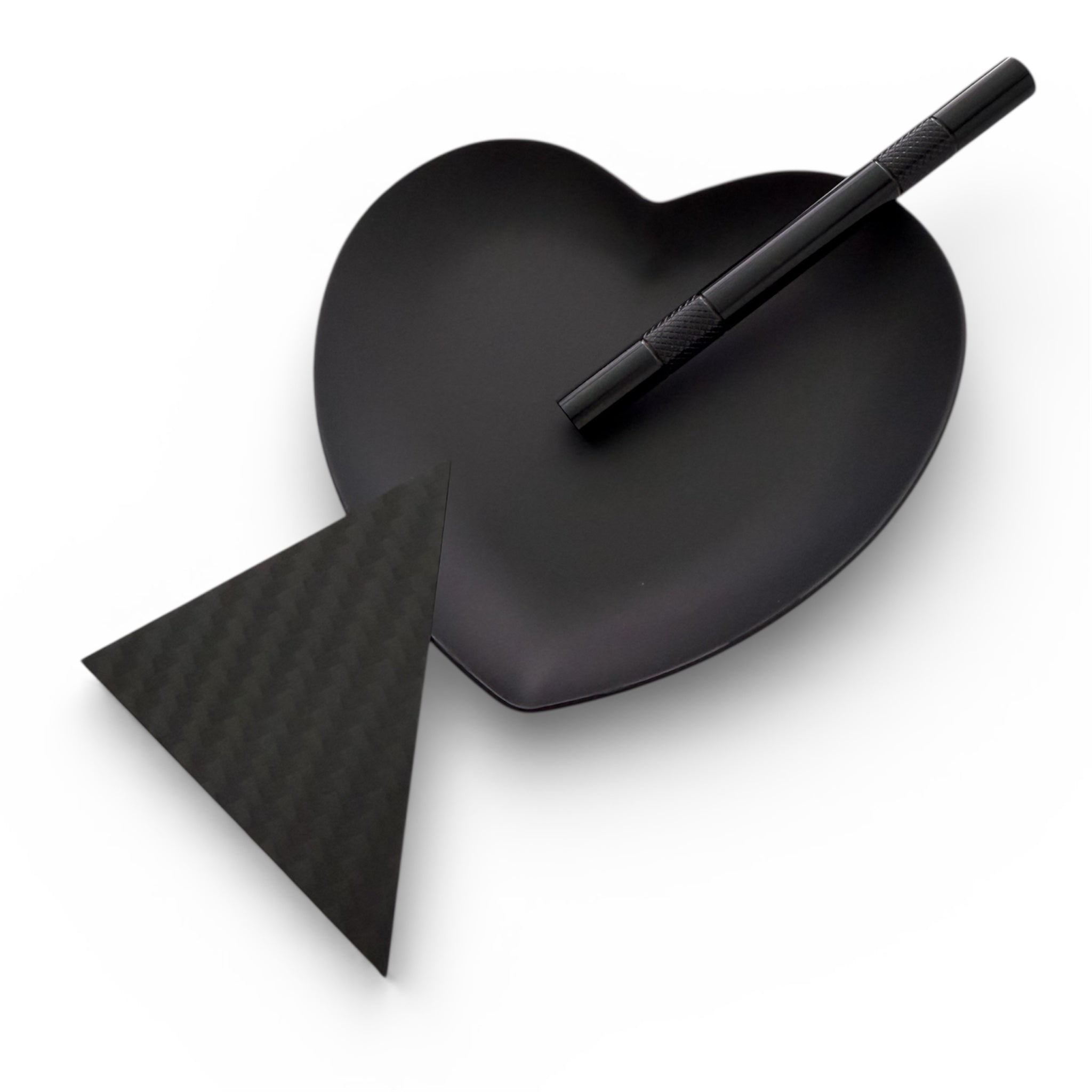 Schwarz Matt Herz Metall Brettchen – Edle Ziehunterlage inkl. Röhrchen und Carbon Dreieck