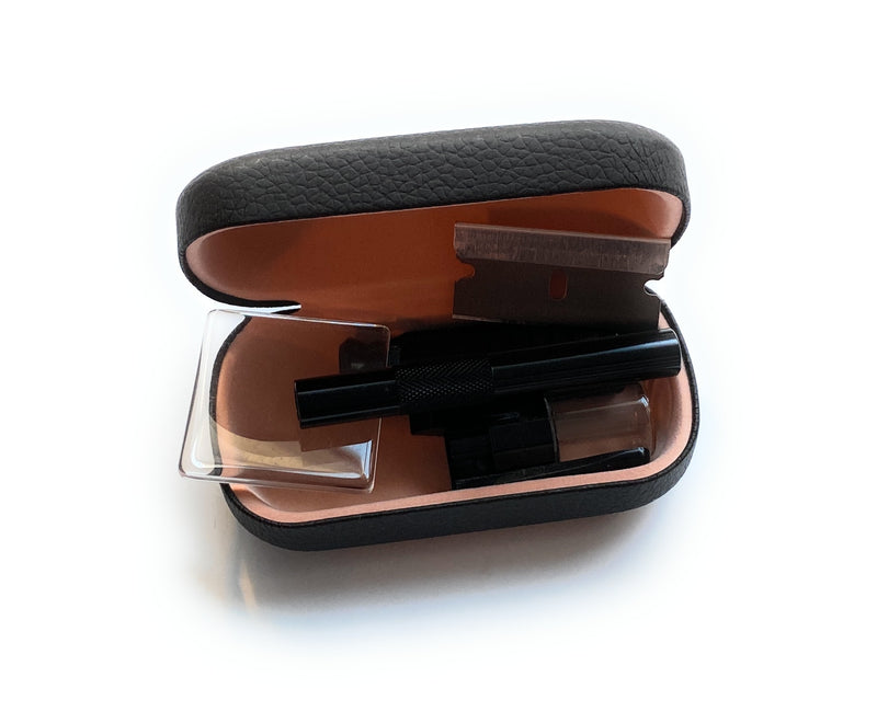 SET Black Case (tube, mini glass plate, dispenser with spoon, doser, blade) in hard case