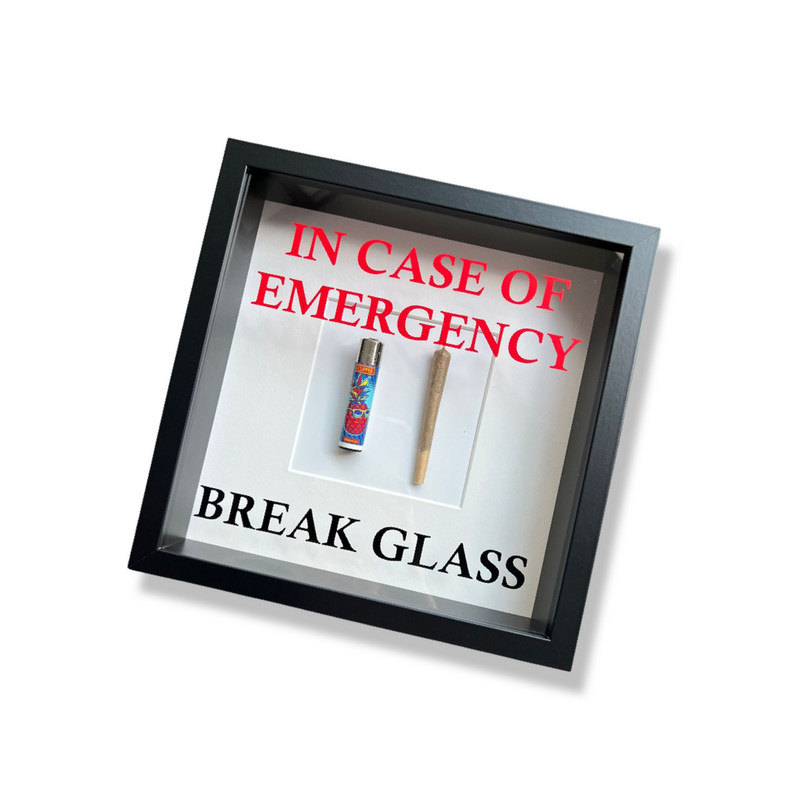 Wandbild/Bild „In Emergency - Break Glass -  Joint/Rauchen Spaß mit Bilderrahmen schwarz