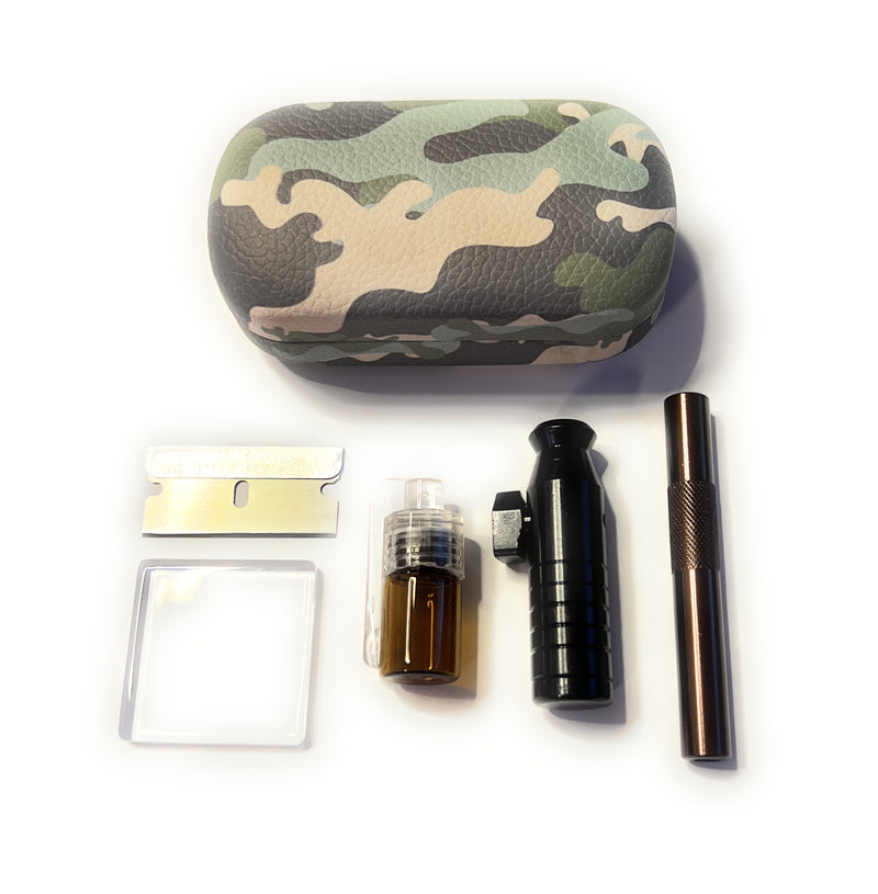 SET Camouflage Sniff Snuff Sniffer Snuff Dispenser Distributeur (tube, mini plaque en verre, distributeur avec cuillère, distributeur, lame) dans un étui rigide