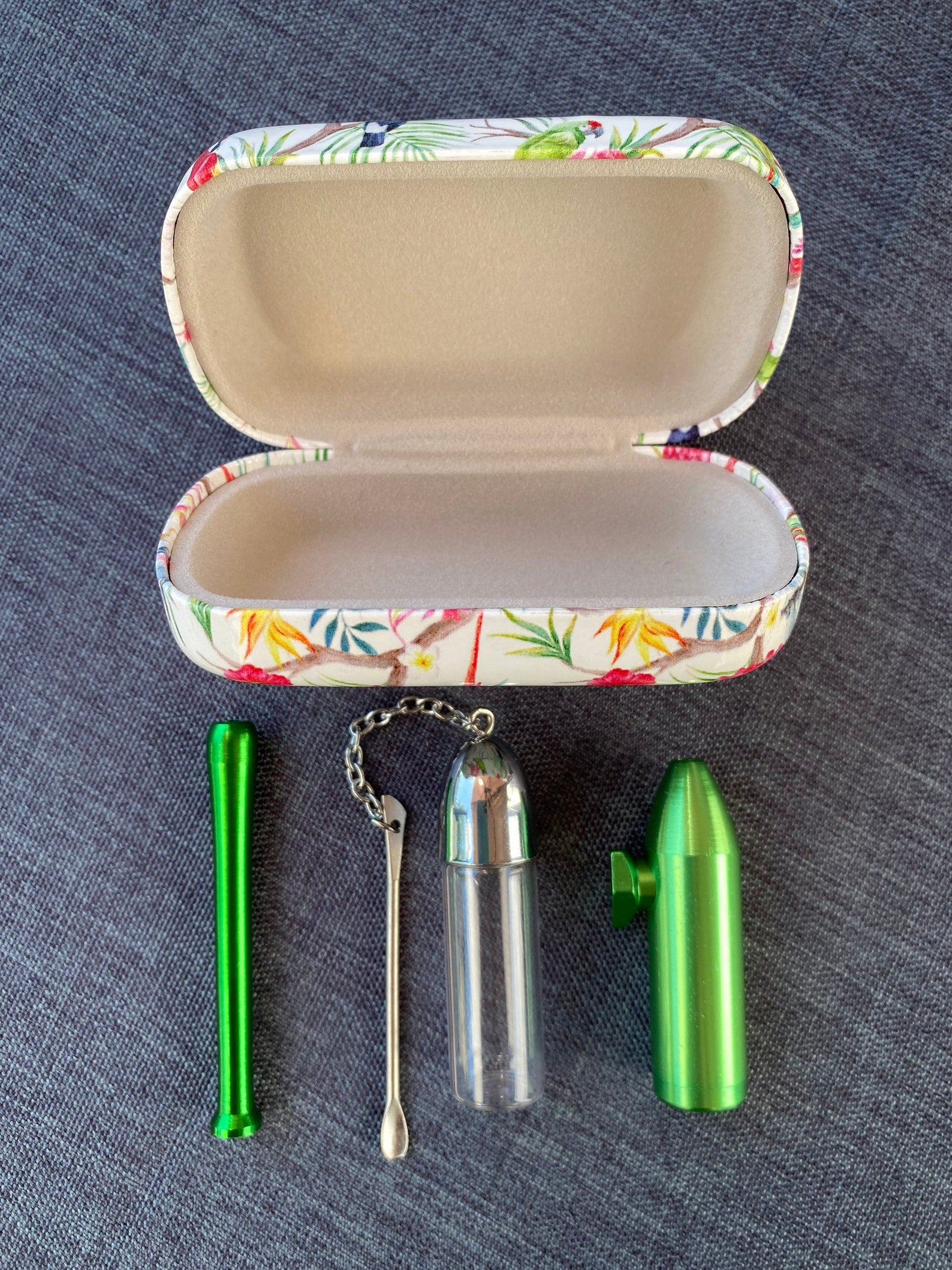 SET Tropical Green/Silver Sniff Snuff Sniffer Snuff Distributeur Distributeurs (tube, distributeur, distributeur avec cuillère) dans un étui rigide