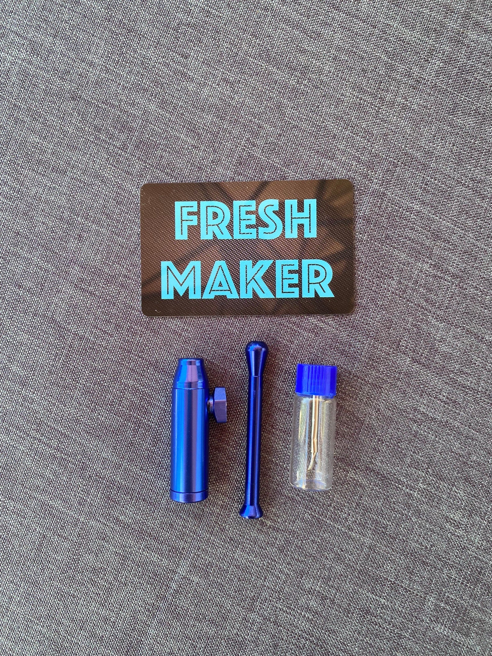 Set Fresh Maker Röhrchen, Dosierer, Spender mit Löffel und Karte Blau sniff snuff Schnupfen