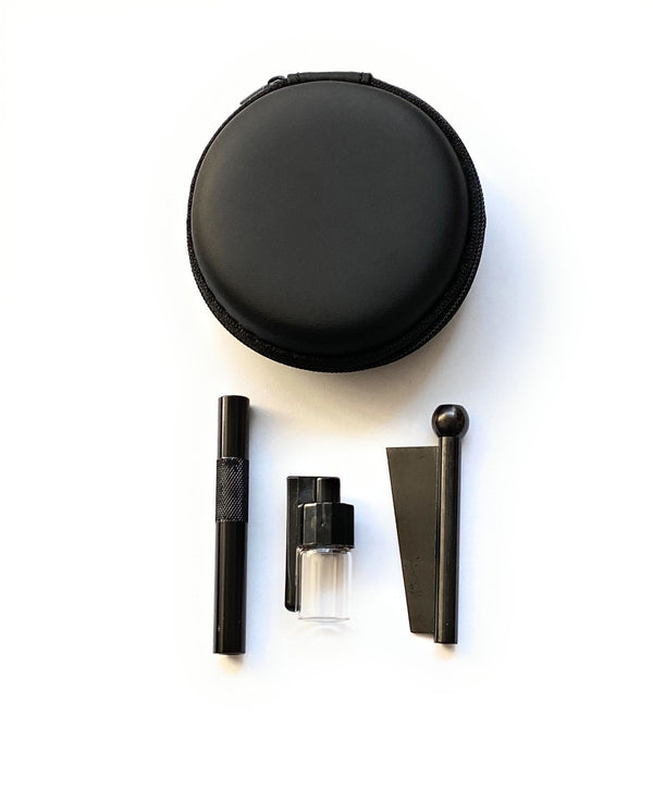 SET Black Sniff Snuff Sniffer Snuff Distributeur Distributeur (tube, 1 x distributeur avec cuillère, tube avec lame) dans un étui souple noir