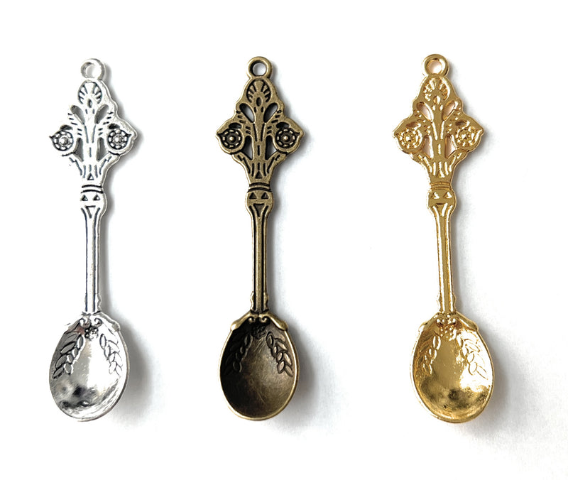 Pendant with extra large spoon (approx. 60mm) with decorations in gold/silver/bronze