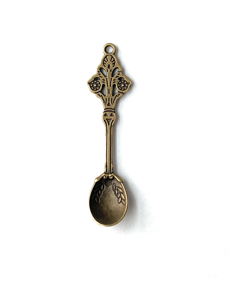 Pendant with extra large spoon (approx. 60mm) with decorations in gold/silver/bronze